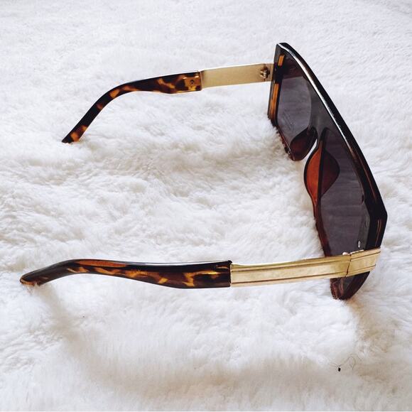 Inez Tortoise Brown Oversized Square Sunglasses - Picture 6 of 9